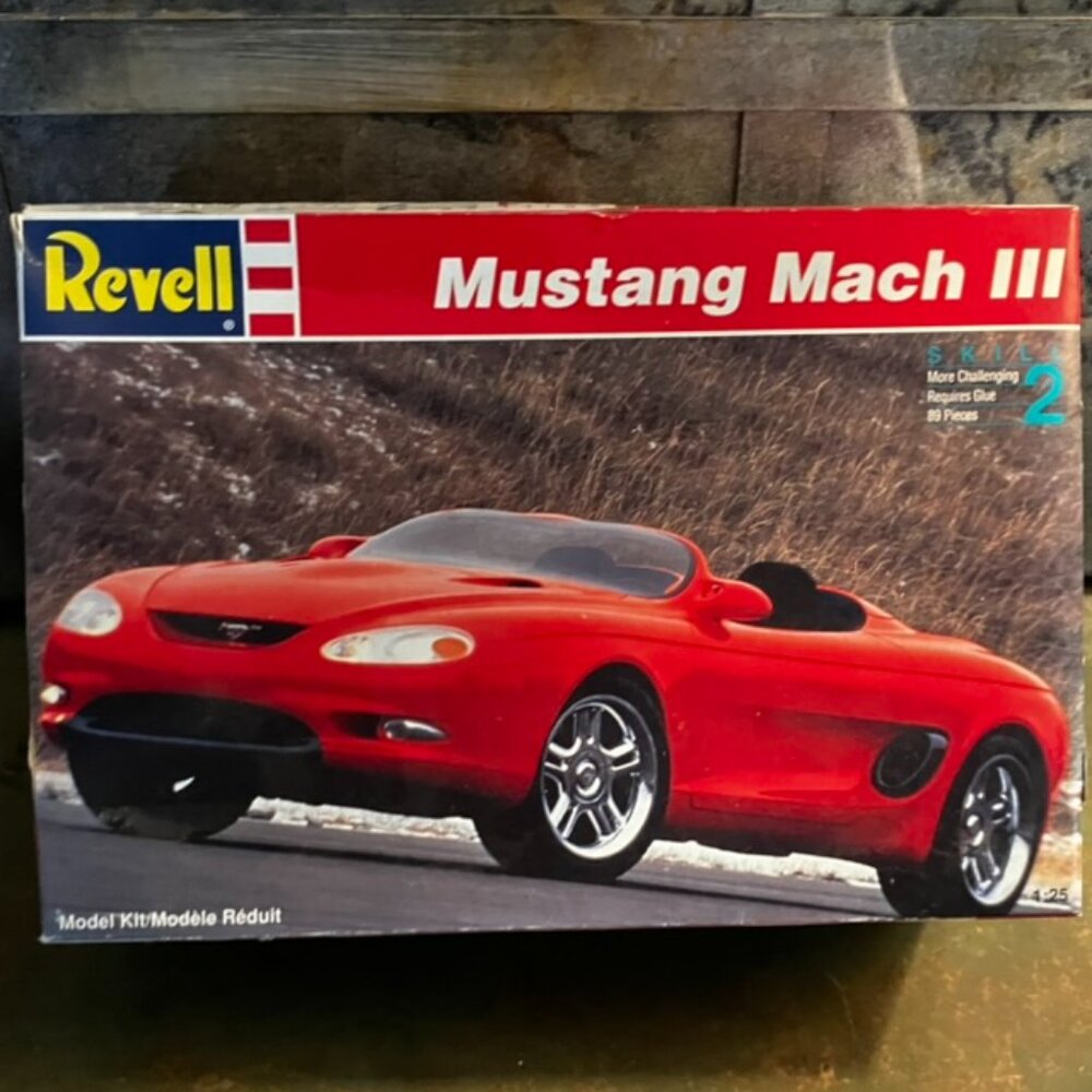 Monogram 1990s Mustang Mach III Concept Car 1:25 Scale Model Kit New Unbuilt